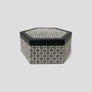 Coffret hexagonal noir et blanc