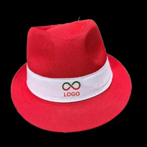 Chapeau en tissu rouge
